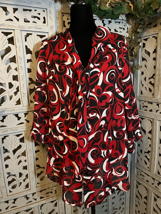Avenue Tops - AVENUE ABSTRACT RED BLACK & WHITE FLORAL & SWIRLS DESIGN PLUS SIZE TOP